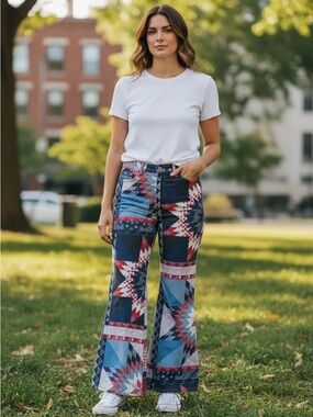 Wrangler Patchwork Print Jeans High Rise Flare Women's Size 28 Festive Rodeo